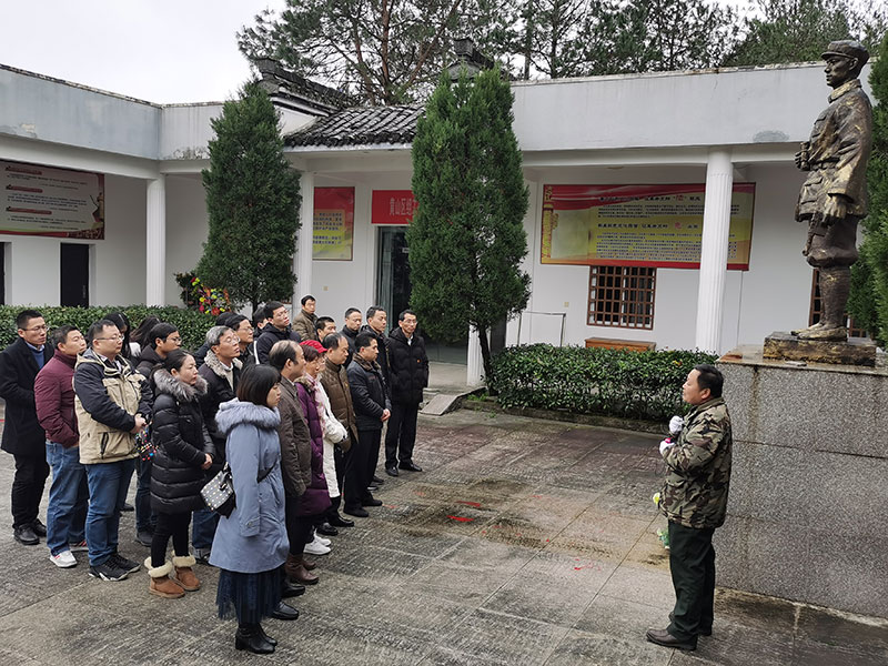 屯溪區(qū)委辦黨支部、屯溪城建投公司黨支部聯(lián)合開(kāi)展主題黨日共建活動(dòng)