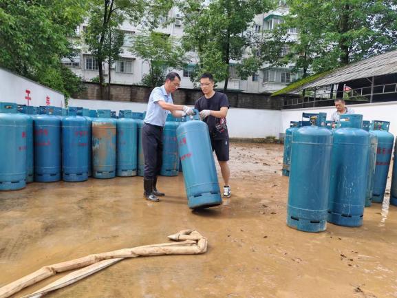 眾志成城 全力打贏抗洪搶險(xiǎn)保衛(wèi)戰(zhàn)